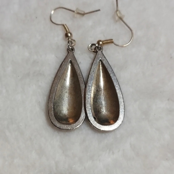 Vintage Silver Tear Drop Earrings with circular and‎ floral designs - Picture 5 of 7